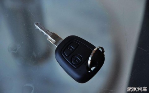 标志207汽车（标志207汽车钥匙怎么拆）