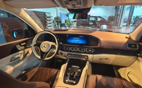 迈巴赫汽车（迈巴赫汽车内饰）