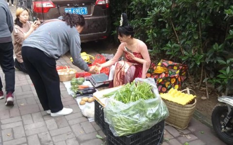 菜市场直播带货（直播卖蔬菜）