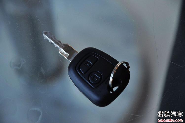 标志207汽车（标志207汽车钥匙怎么拆）