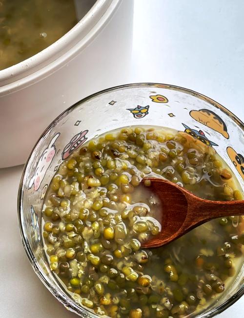 绿豆沙冰的做法(绿豆沙冰的做法家常做法)