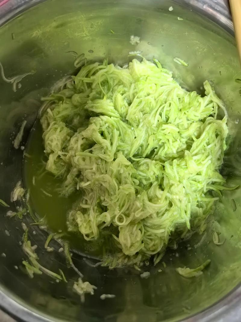 胡萝卜饺子馅的做法（鸡蛋胡萝卜饺子馅的做法）