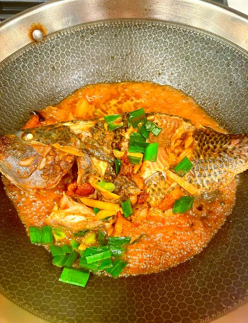 鲤鱼的做法大全家常（10斤大鲤鱼的做法大全家常）