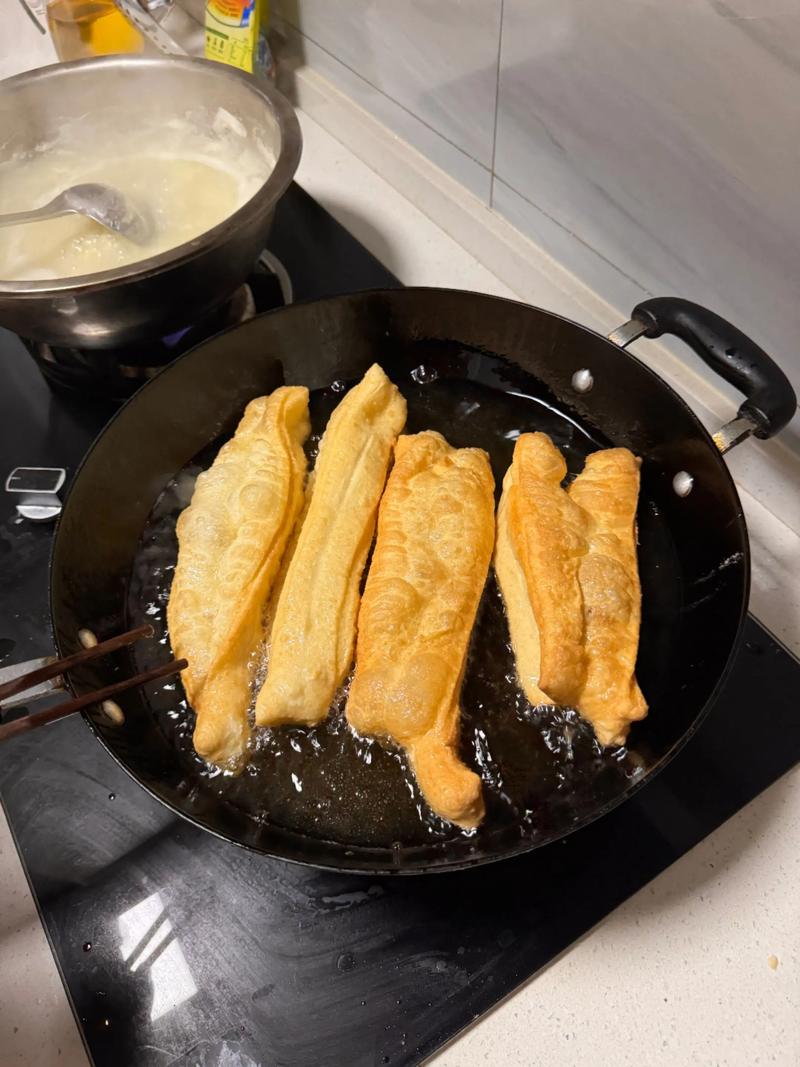 油条的做法（油条的做法家常做法）