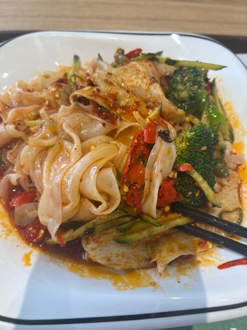 凉皮的做法视频（自制凉皮的做法视频）