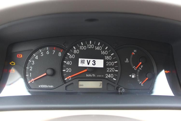 丰田花冠汽车（丰田花冠汽车仪表盘）